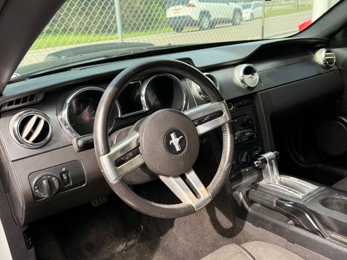 Used 2005 Ford Mustang GT RWD image 6