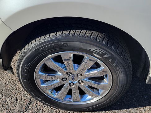 Used 2009 Ford Edge SEL image 21