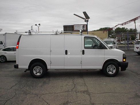 Used 2021 Chevrolet Express 3500 UNAVAIL RWD image 3