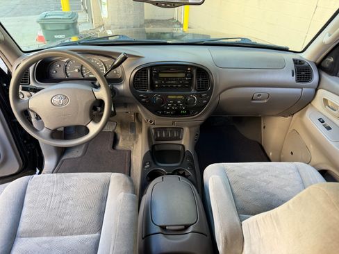 Used 2005 Toyota Sequoia 4WD SR5 image 26