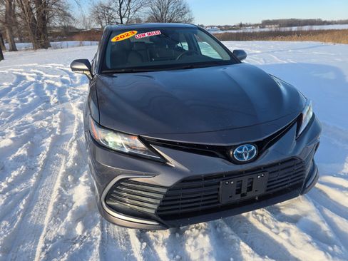 Used 2023 Toyota Camry LE image 18