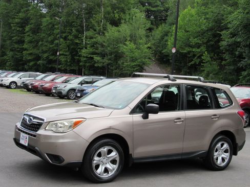 Used 2014 Subaru Forester 2.5i AWD/4WD image 2