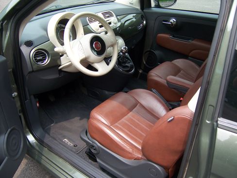Used 2012 FIAT 500 Lounge Cabrio FWD image 8