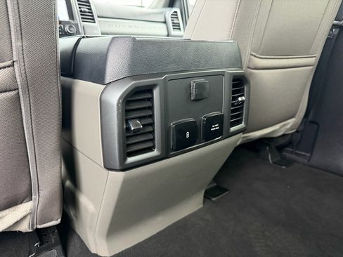 Used 2022 Ford F350 XLT image 45