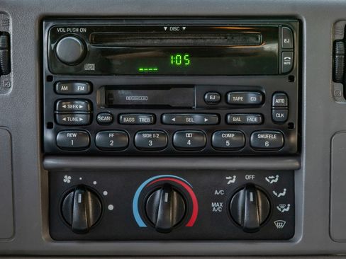 Used 2001 Ford F350 XLT image 39