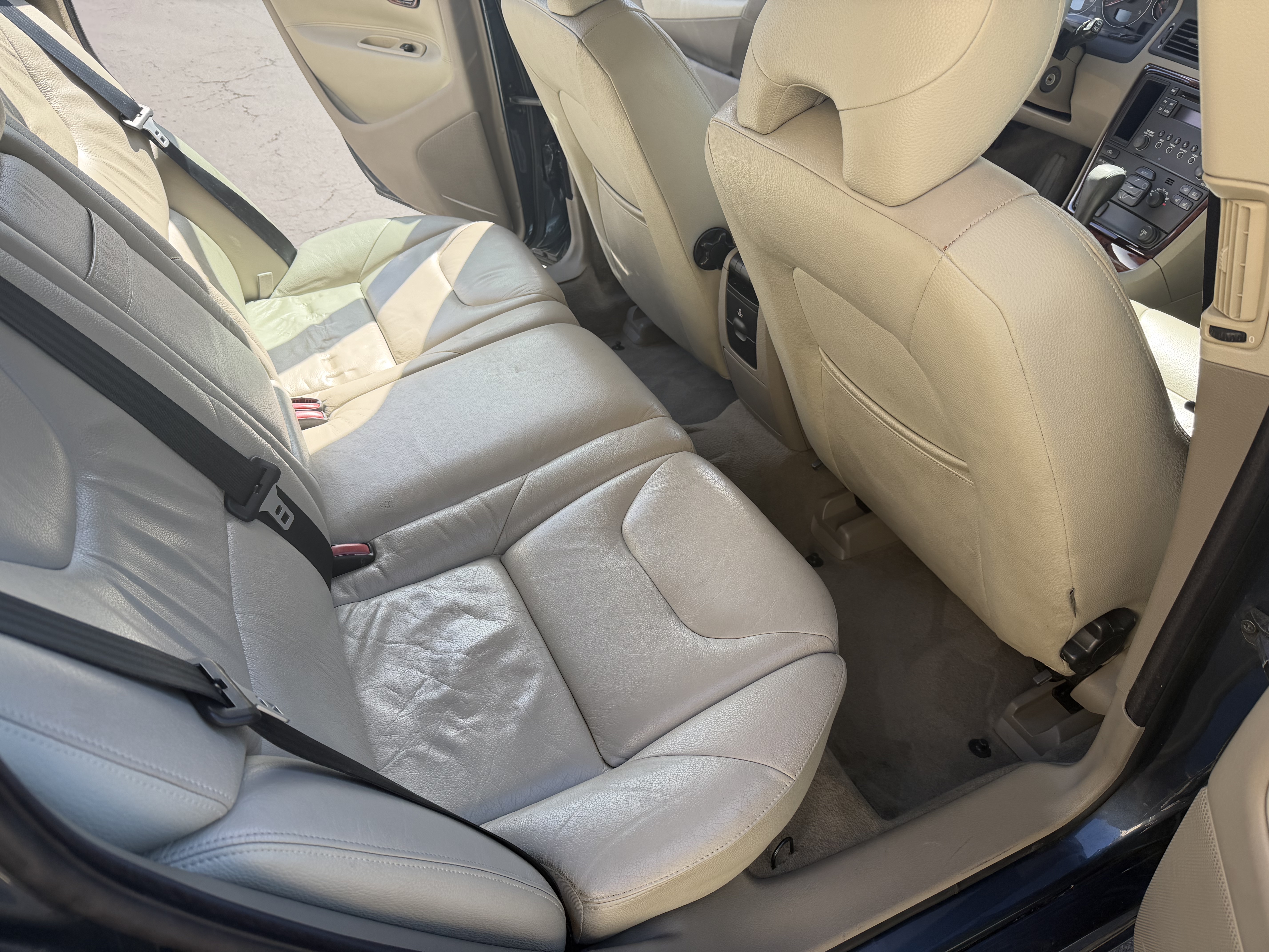 Used 2006 Volvo V70 2.4 FWD image 11