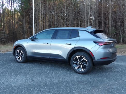 New 2026 Chevrolet Equinox EV LT image 8