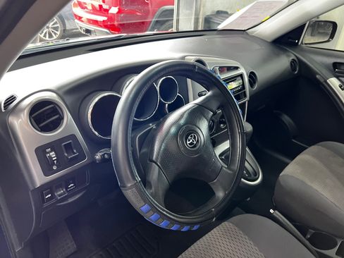 Used 2005 Toyota Matrix image 10