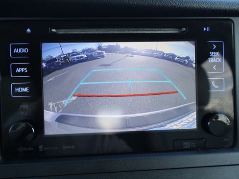 Used 2016 Toyota Sienna XLE Premium image 28