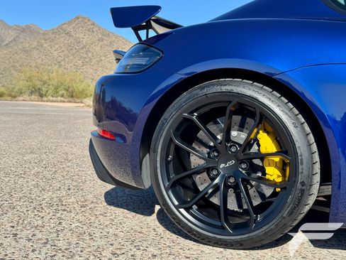 Used 2021 Porsche 718 Cayman GT4 RWD image 23