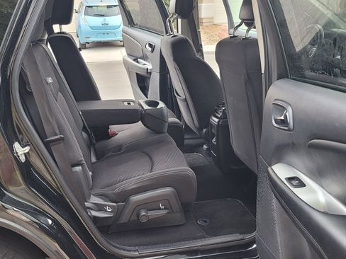 Used 2018 Dodge Journey SE image 13