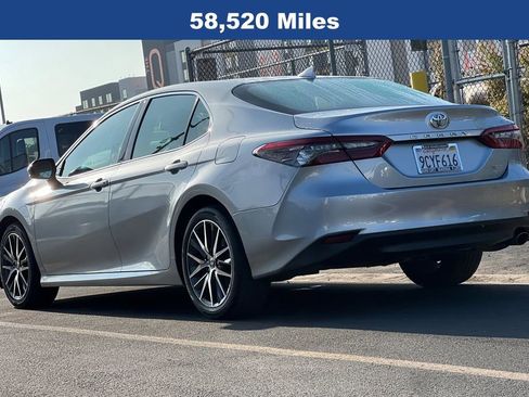 Used 2022 Toyota Camry XLE image 7
