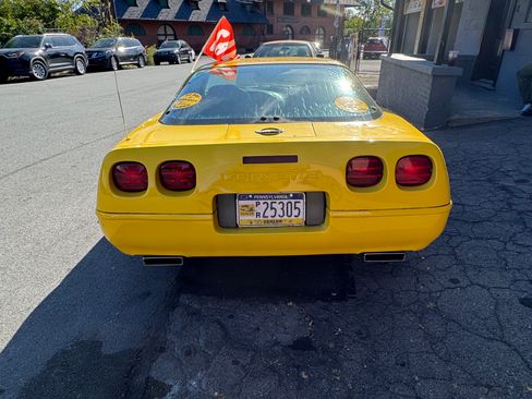 Used 1996 Chevrolet Corvette image 3