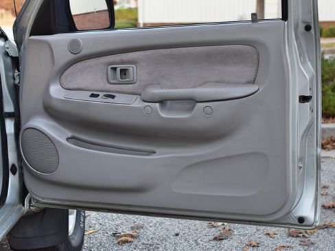 Used 2003 Toyota Tacoma SR5 image 34