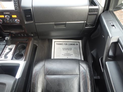 Used 2013 Nissan Titan SL image 14