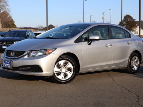 Used 2015 Honda Civic LX image 2