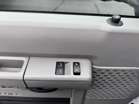 Used 2024 Ford E-350 and Econoline 350 image 16