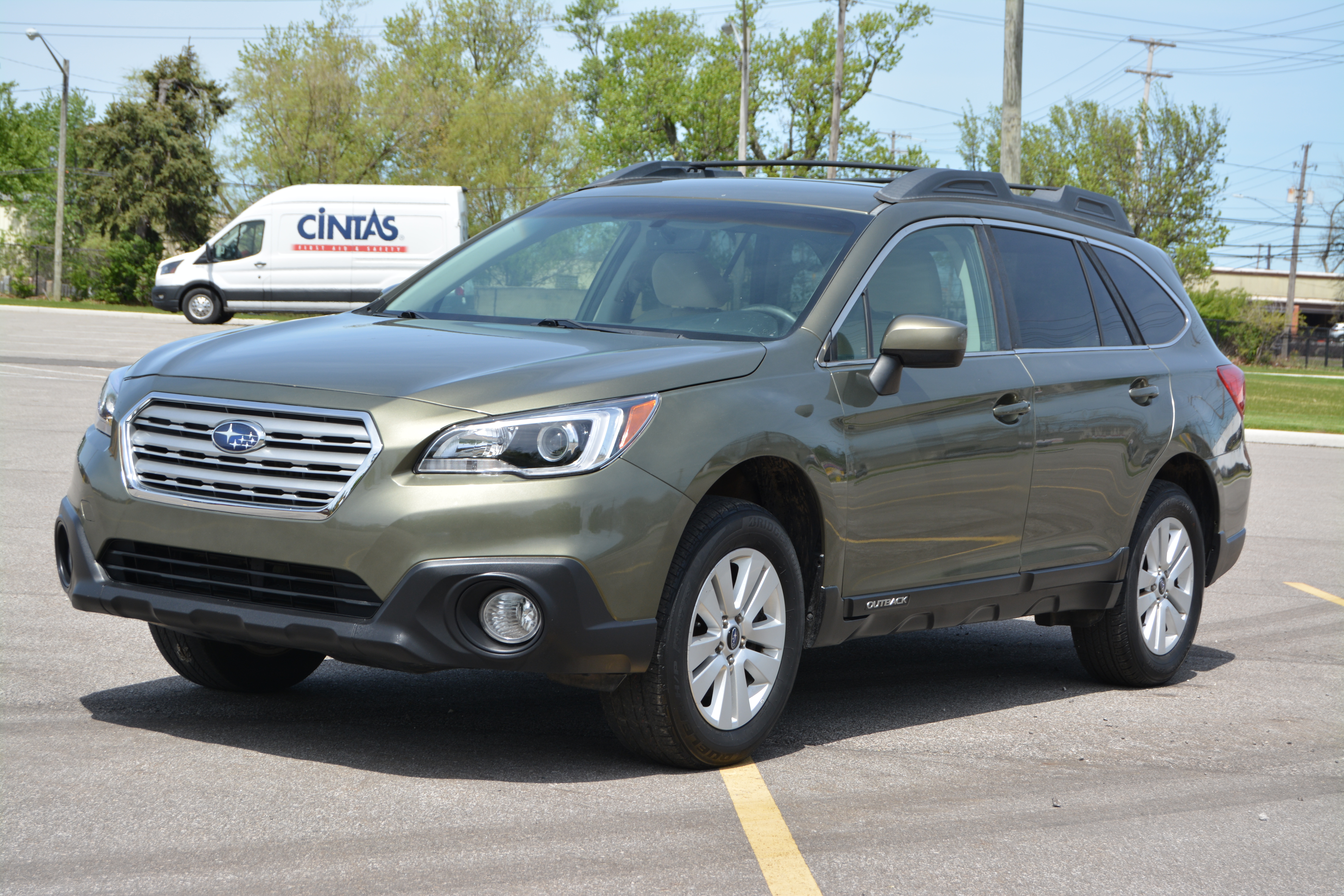 Used 2017 Subaru Outback 2.5i Premium AWD/4WD image 3