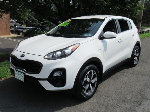 Used 2020 Kia Sportage AWD LX image 2