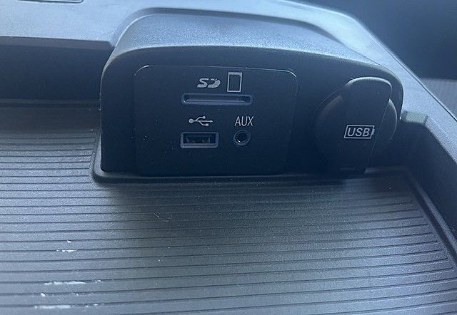 Used 2015 RAM 1500 2WD Crew Cab Sport image 44