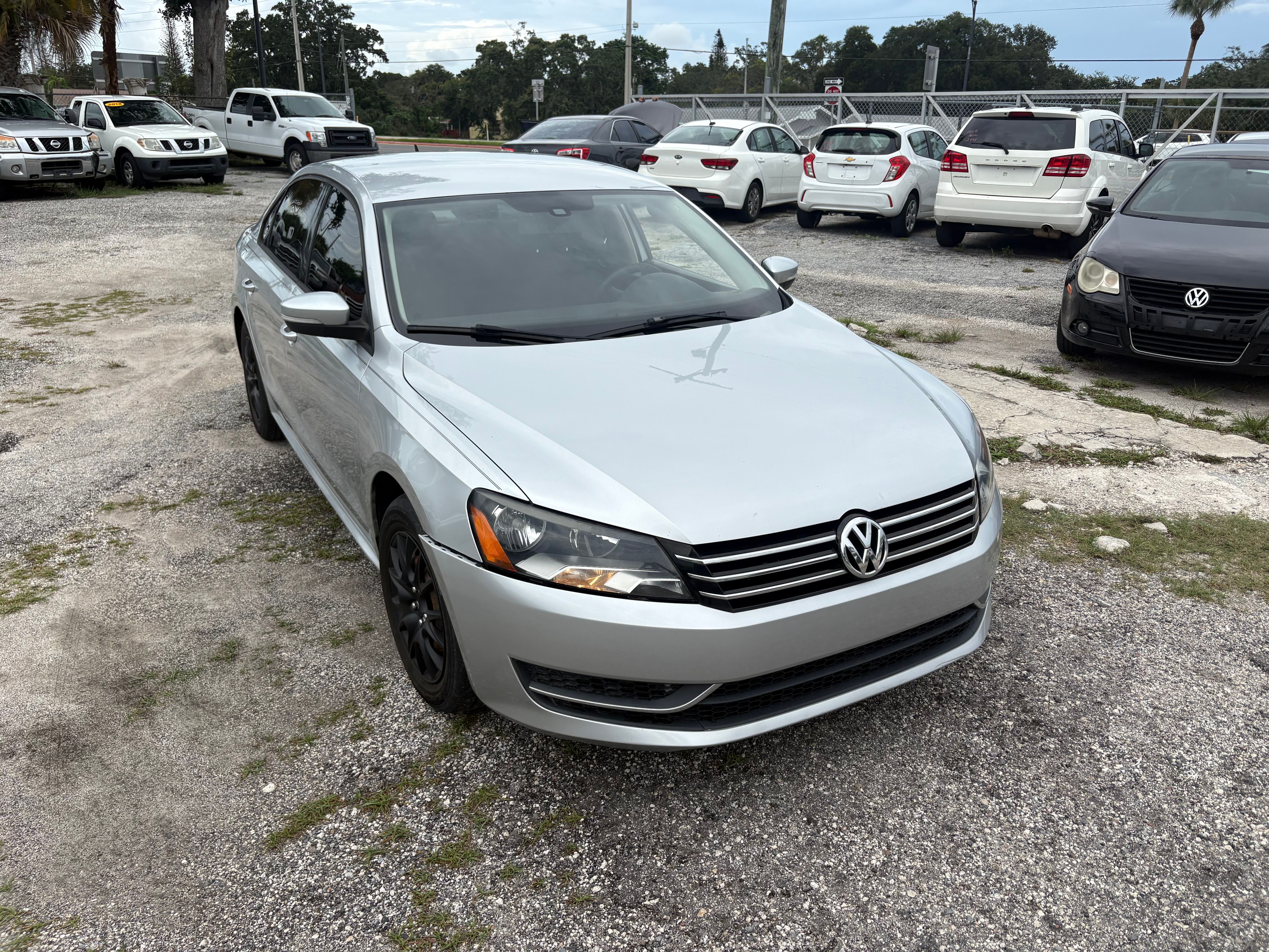 Used 2015 Volkswagen Passat 1.8T FWD image 2