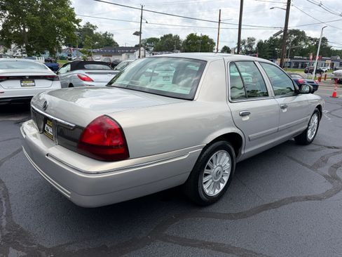 Used 2011 Mercury Grand Marquis LS w/ Premium Package RWD image 21