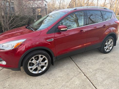 Used 2016 Ford Escape 4WD Titanium image 2
