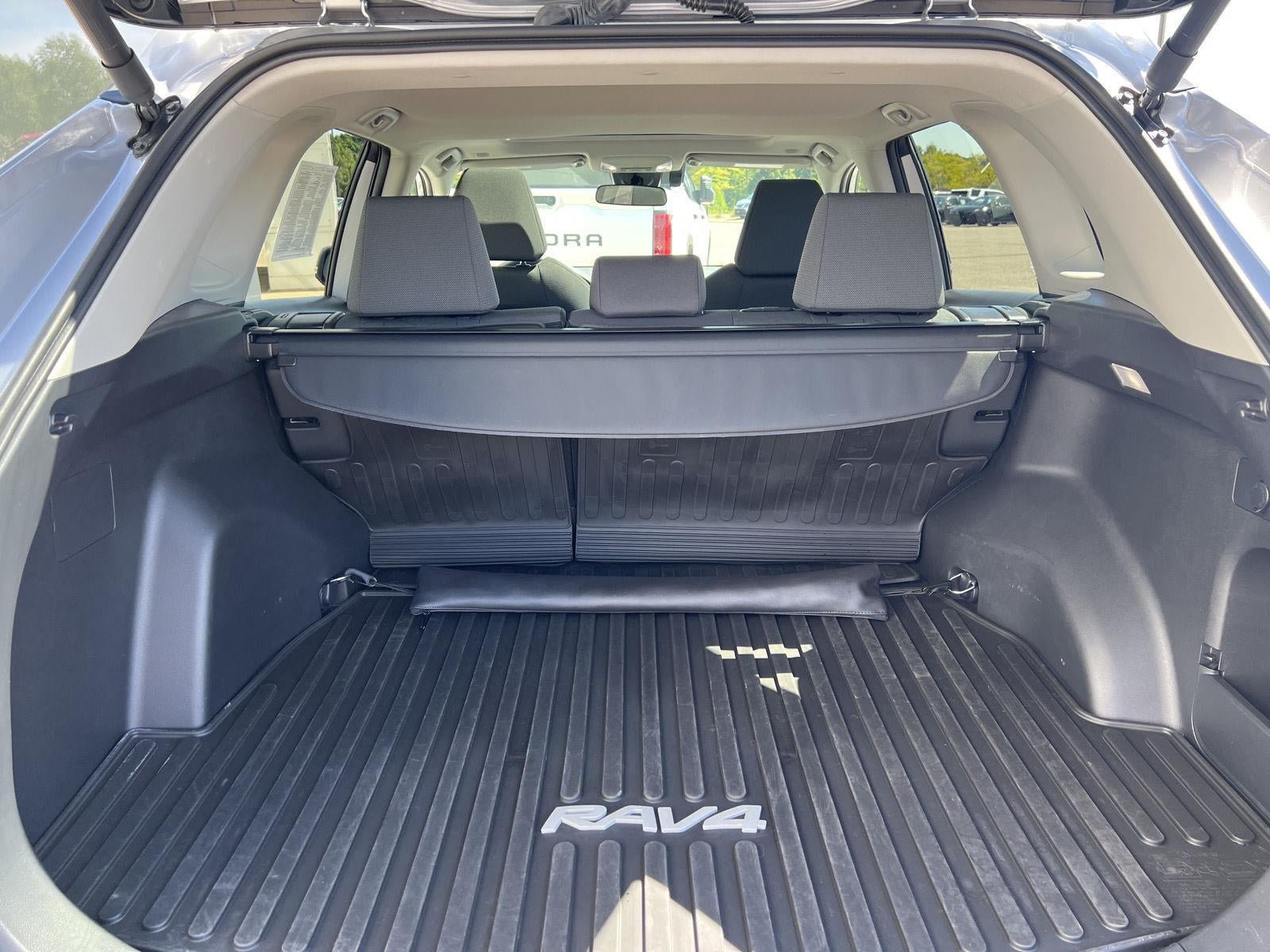 Used 2024 Toyota RAV4 XLE AWD/4WD image 15