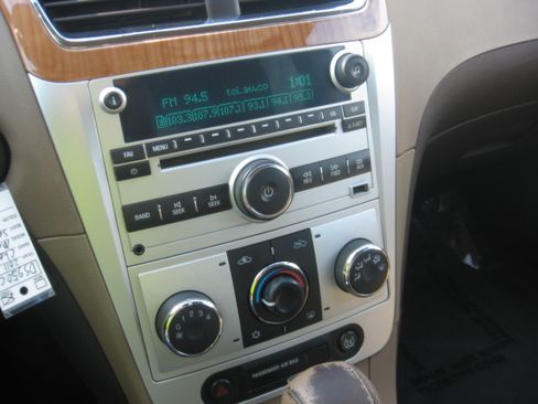 Used 2011 Chevrolet Malibu LT image 11