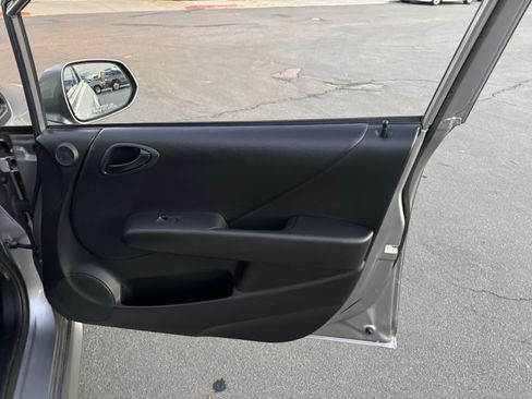 Used 2008 Honda Fit Sport image 27