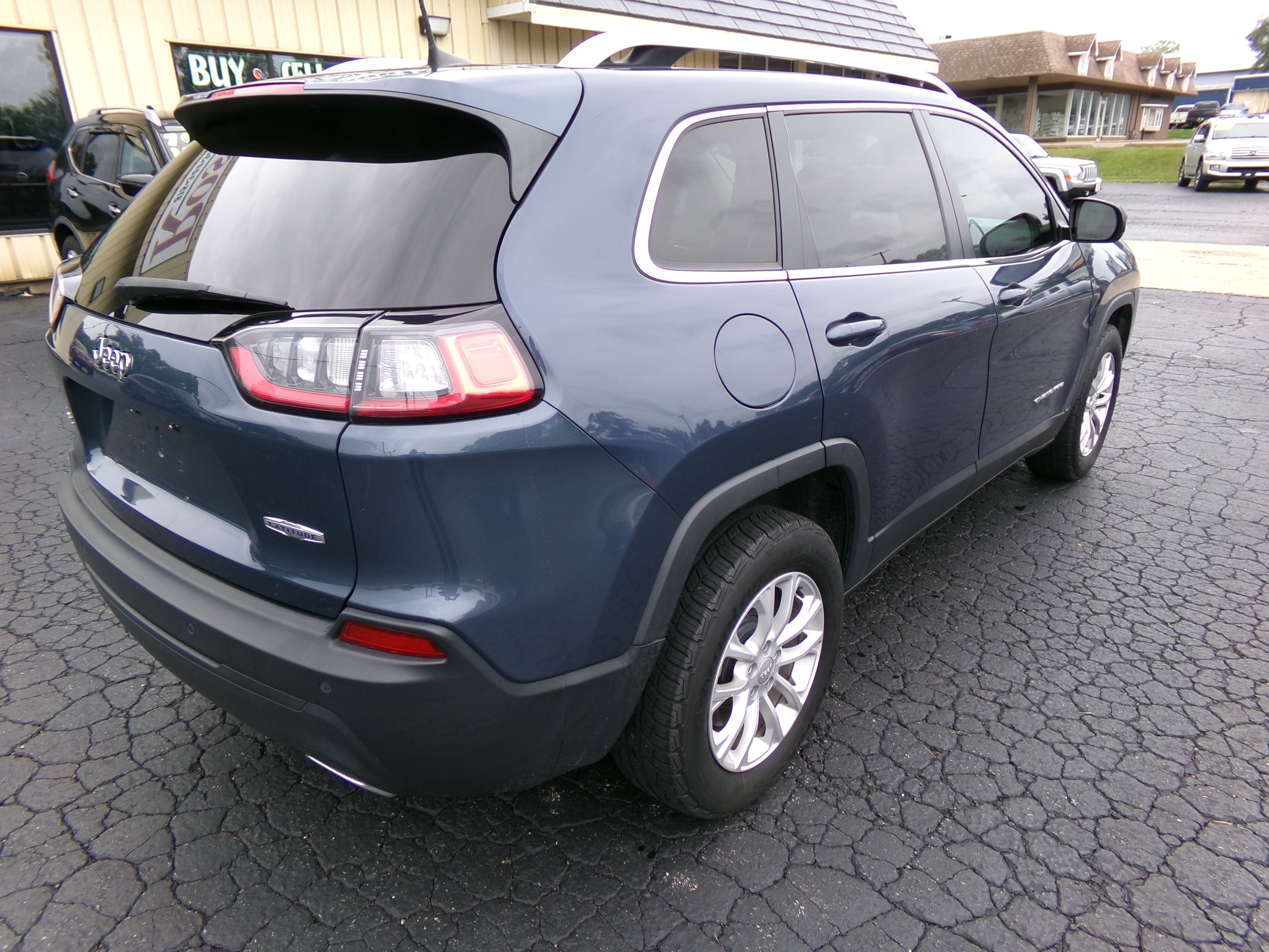 Used 2019 Jeep Cherokee 4WD Latitude image 5
