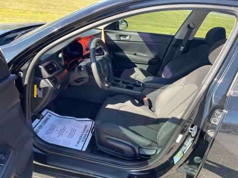 Used 2016 Kia Optima LX image 9