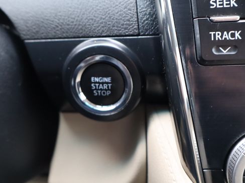 Used 2012 Toyota Camry XLE image 26