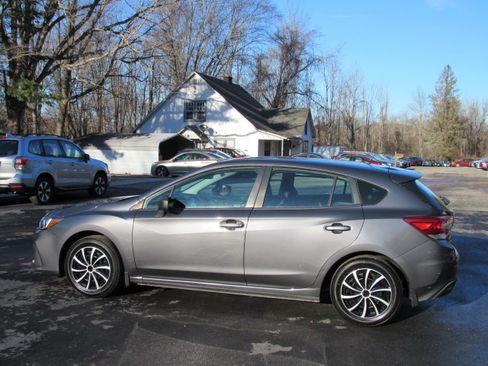 Used 2018 Subaru Impreza 2.0i Premium image 6