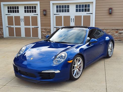 Used 2013 Porsche 911 Carrera S Coupe RWD image 3