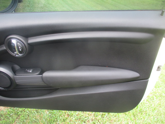 Used 2014 MINI Cooper 2-Door Hardtop FWD image 15