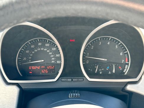 Used 2005 BMW Z4 2.5i image 15