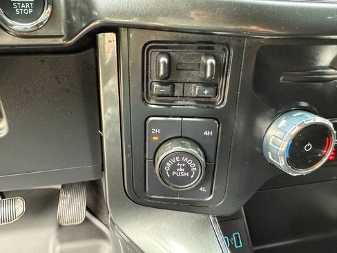 Used 2023 Ford F150 4x4 SuperCrew image 36