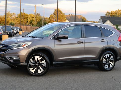 Used 2016 Honda CR-V Touring image 2