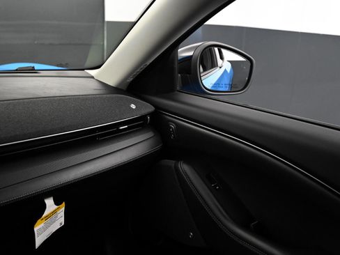 Used 2022 Ford Mustang Mach-E Premium image 21