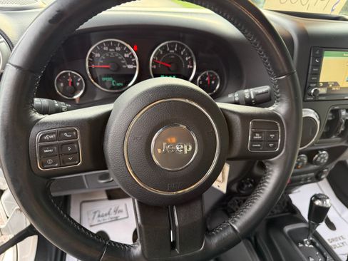 Used 2017 Jeep Wrangler 4WD Unlimited Sahara image 17