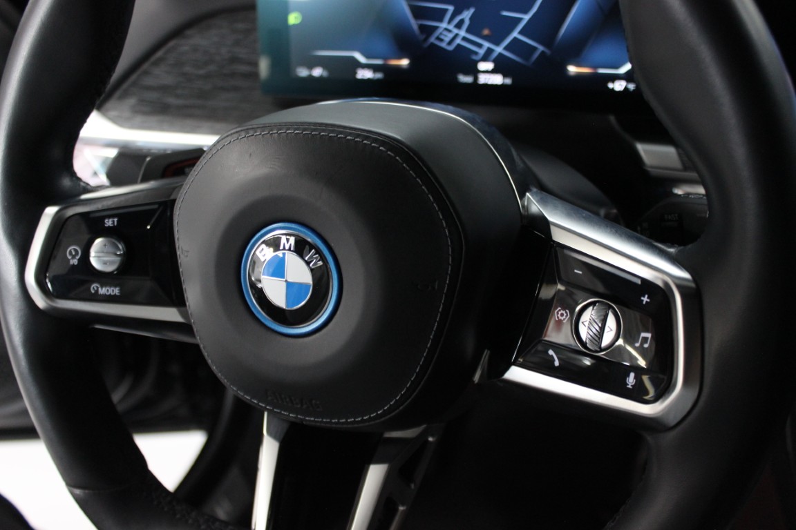 Used 2024 BMW i7 eDrive50 RWD image 36
