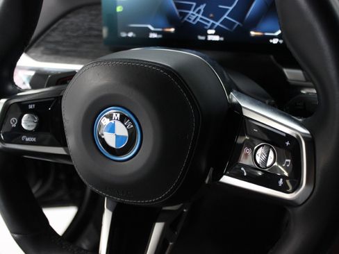 Used 2024 BMW i7 eDrive50 RWD image 36
