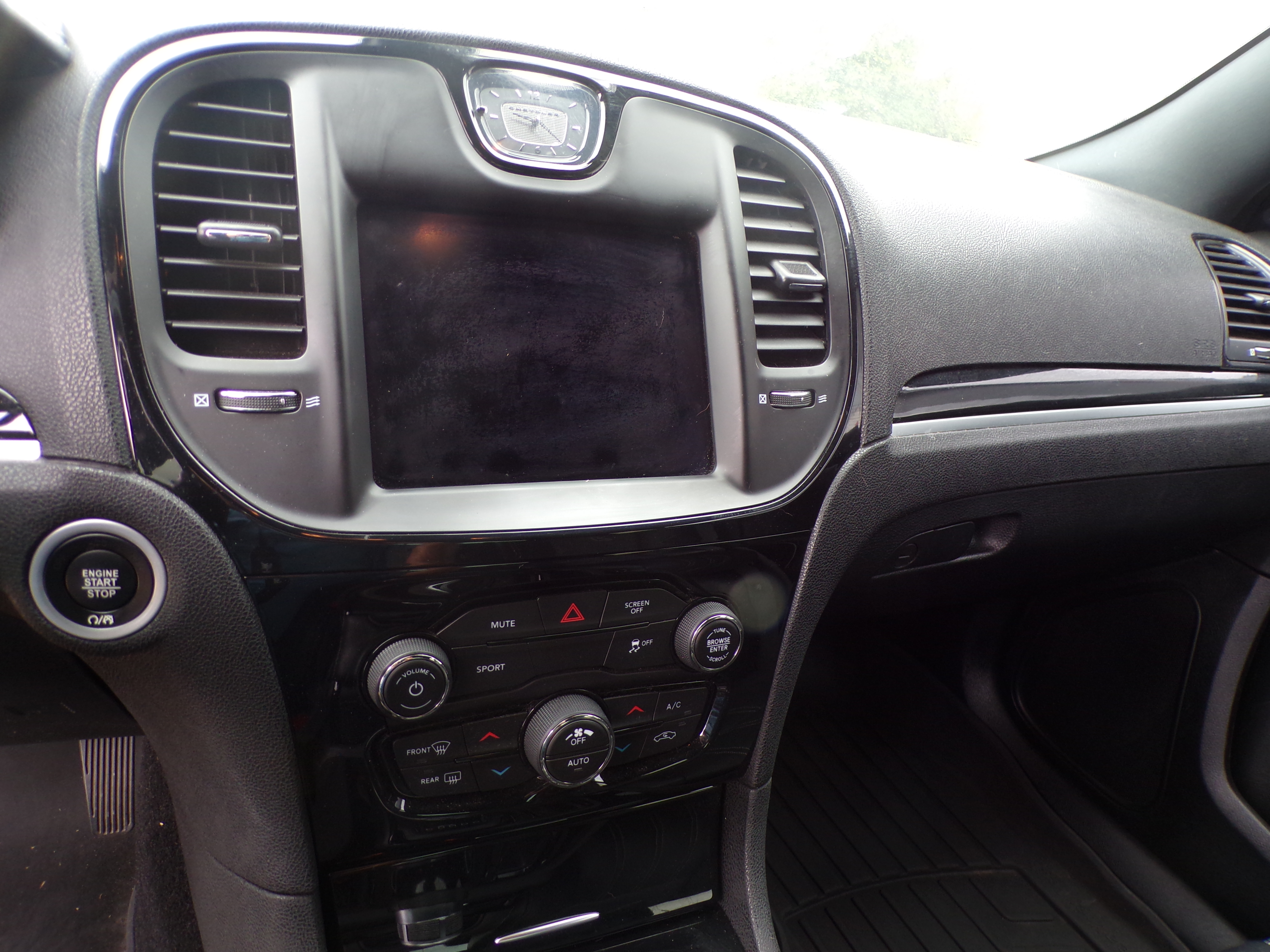 Used 2020 Chrysler 300 S AWD image 11