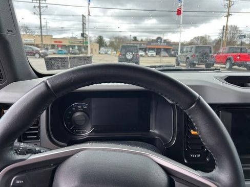 Used 2022 Ford Bronco Badlands image 22