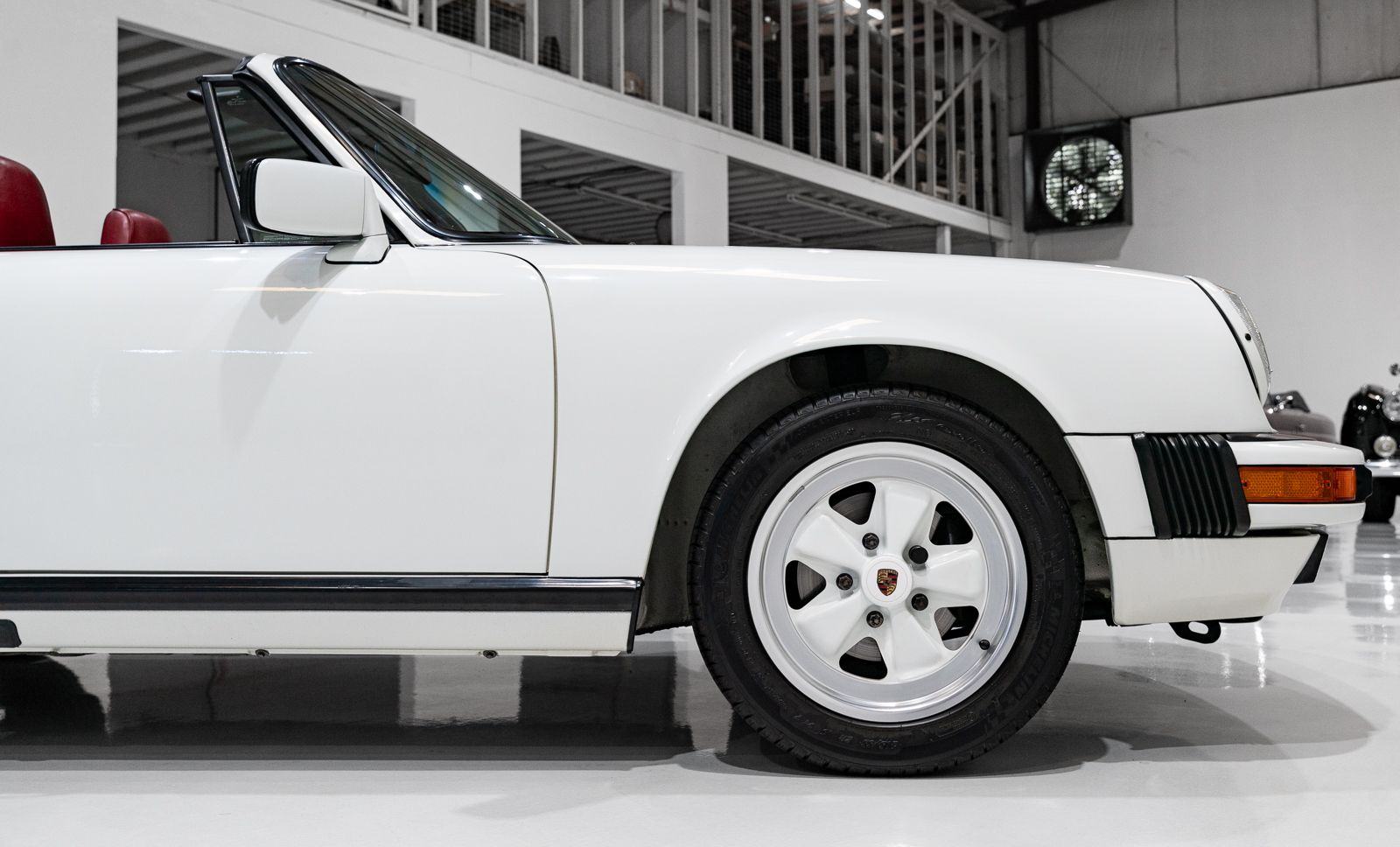 Used 1989 Porsche 911 Carrera Cabriolet RWD image 17