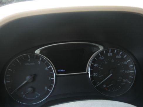 Used 2018 Nissan Pathfinder 4WD image 10