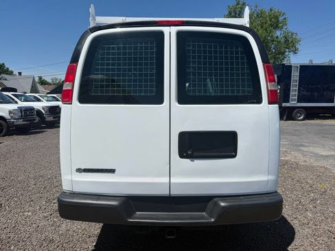 Used 2018 Chevrolet Express 3500 Extended RWD image 4