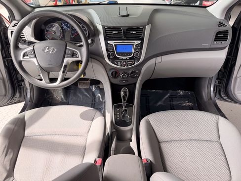 Used 2012 Hyundai Accent GLS image 8