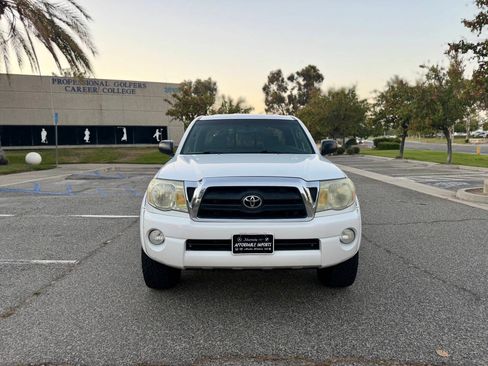 Used 2005 Toyota Tacoma 2WD Access Cab PreRunner V6 image 5